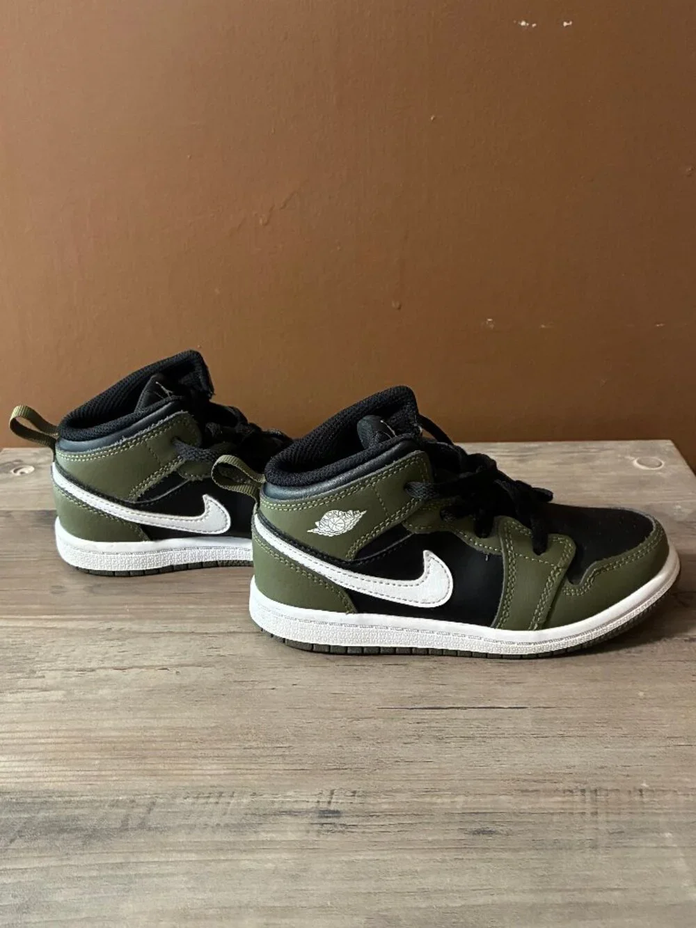 Nike Air Jordan Mid Sneakers